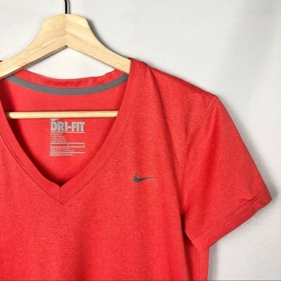 Nike Dri-Fit Red V-Neck Short Sleeve Athletic Running Top M - Picture 2 of 4